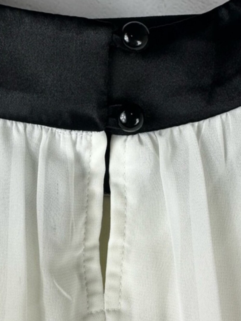 Connected Apparel White and Black Floral Sleeveless Shift Dress Babydoll Style - Picture 4 of 4